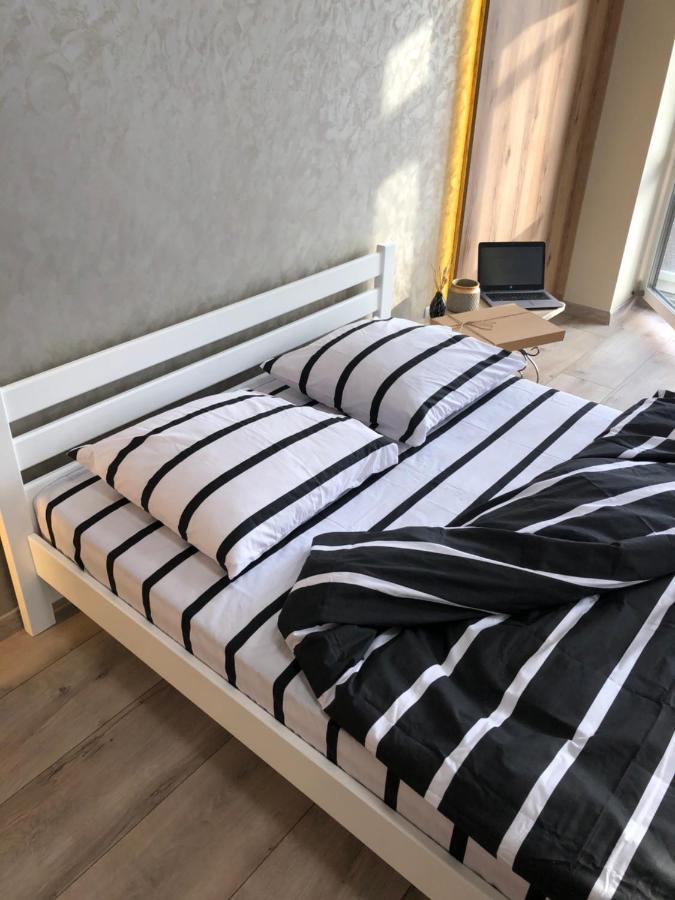 Lux Apartment & Центр,Жк Театральний Ρίβνε Εξωτερικό φωτογραφία