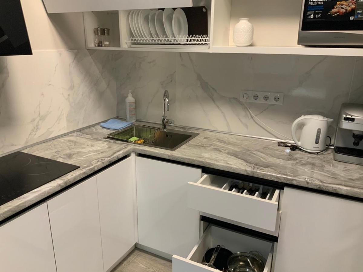 Lux Apartment & Центр,Жк Театральний Ρίβνε Εξωτερικό φωτογραφία
