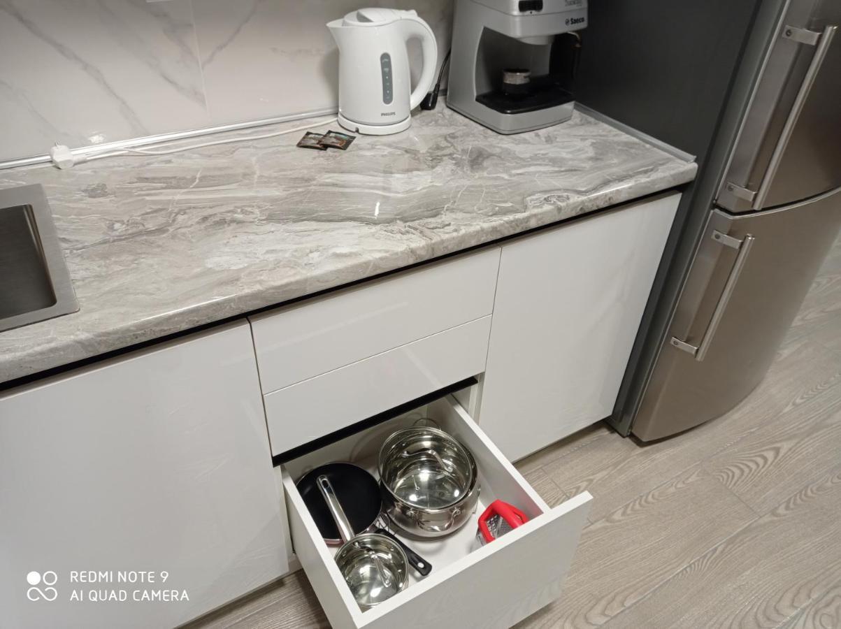 Lux Apartment & Центр,Жк Театральний Ρίβνε Εξωτερικό φωτογραφία