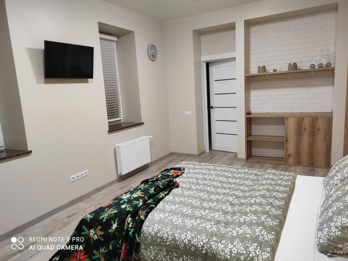 Lux Apartment & Центр,Жк Театральний Ρίβνε Εξωτερικό φωτογραφία