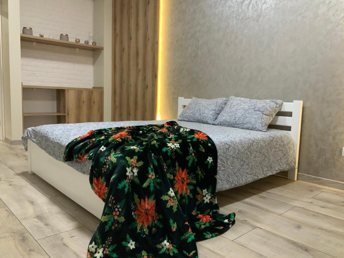 Lux Apartment & Центр,Жк Театральний Ρίβνε Εξωτερικό φωτογραφία