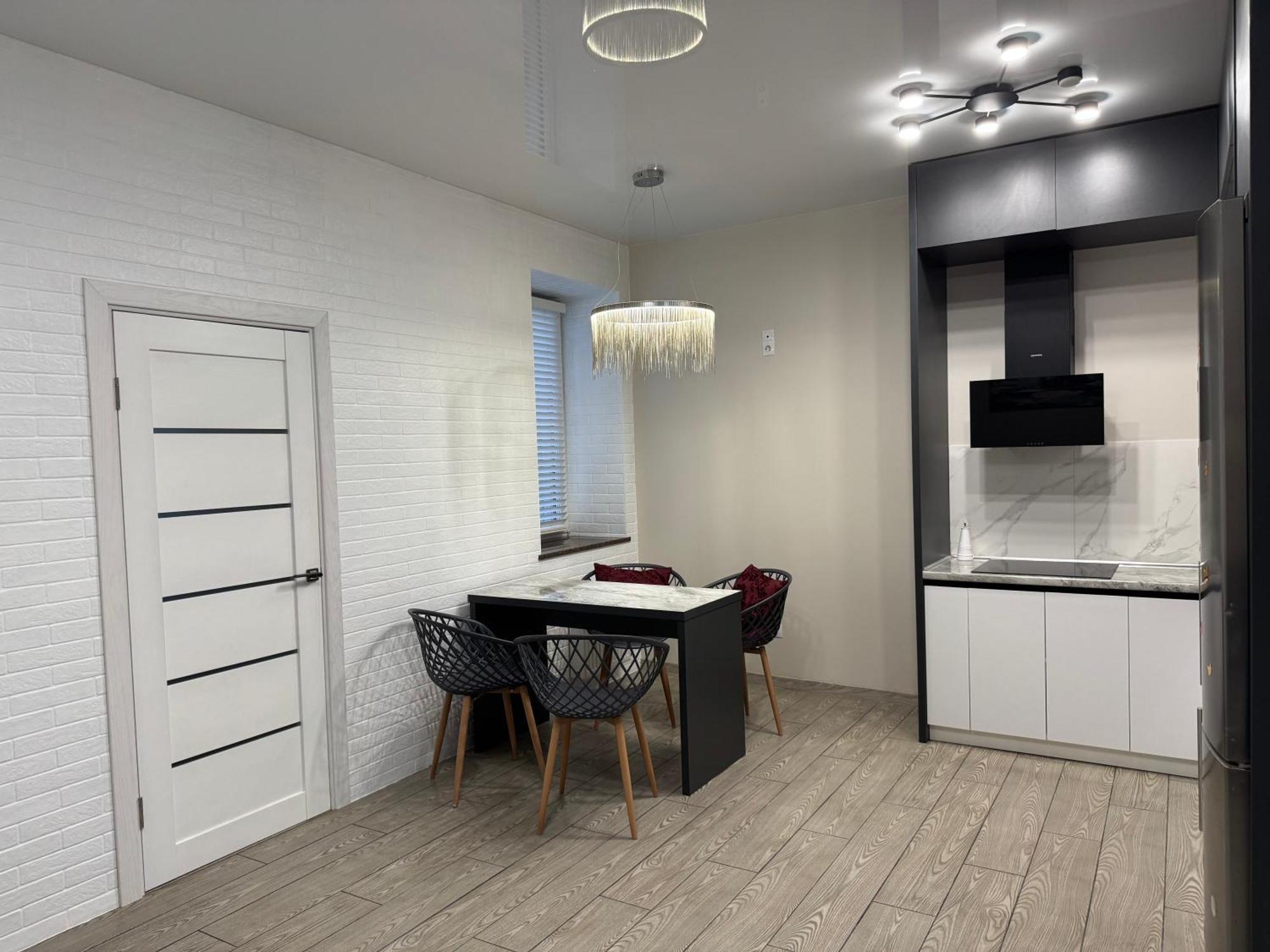 Lux Apartment & Центр,Жк Театральний Ρίβνε Εξωτερικό φωτογραφία