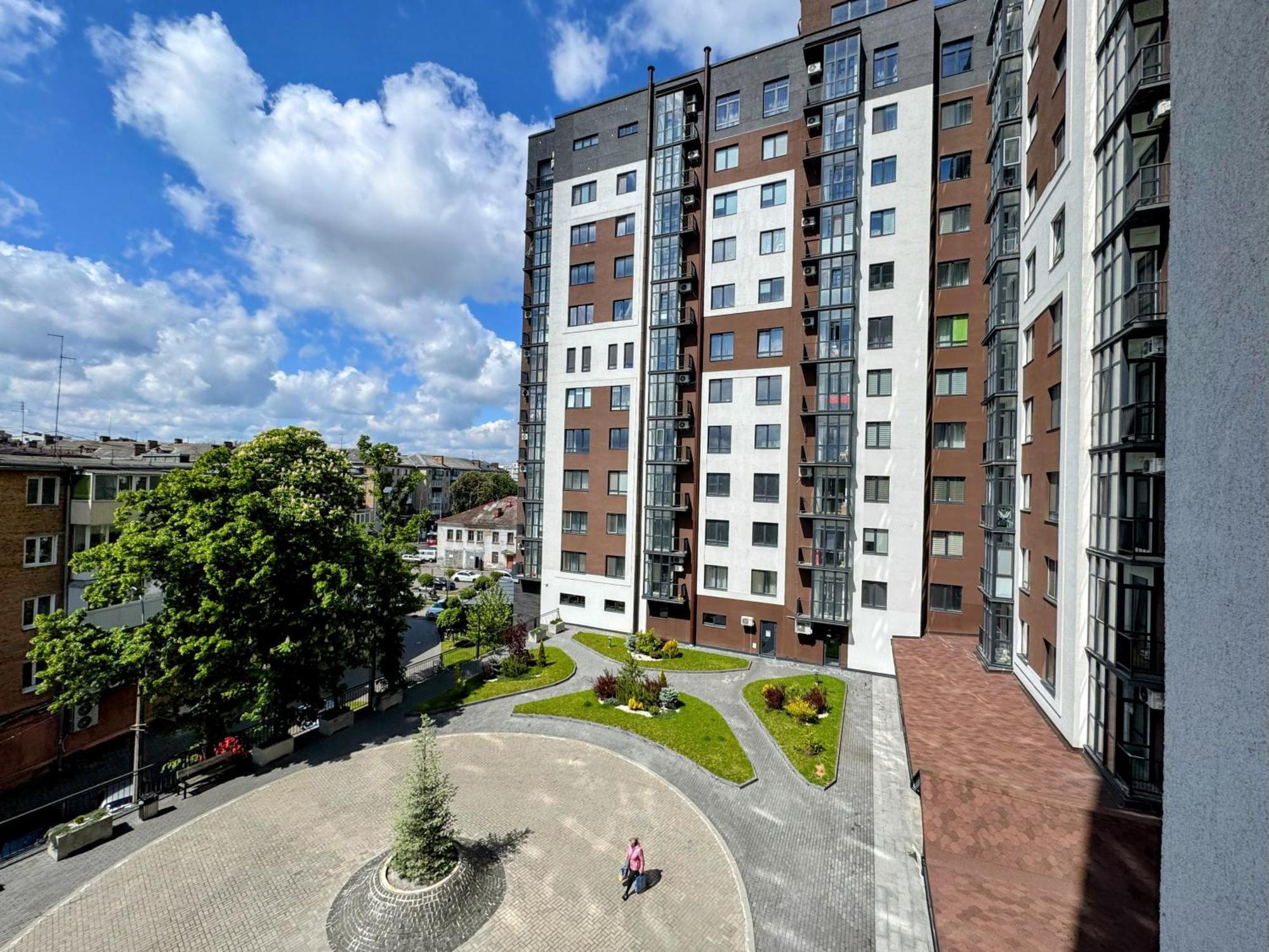Lux Apartment & Центр,Жк Театральний Ρίβνε Εξωτερικό φωτογραφία
