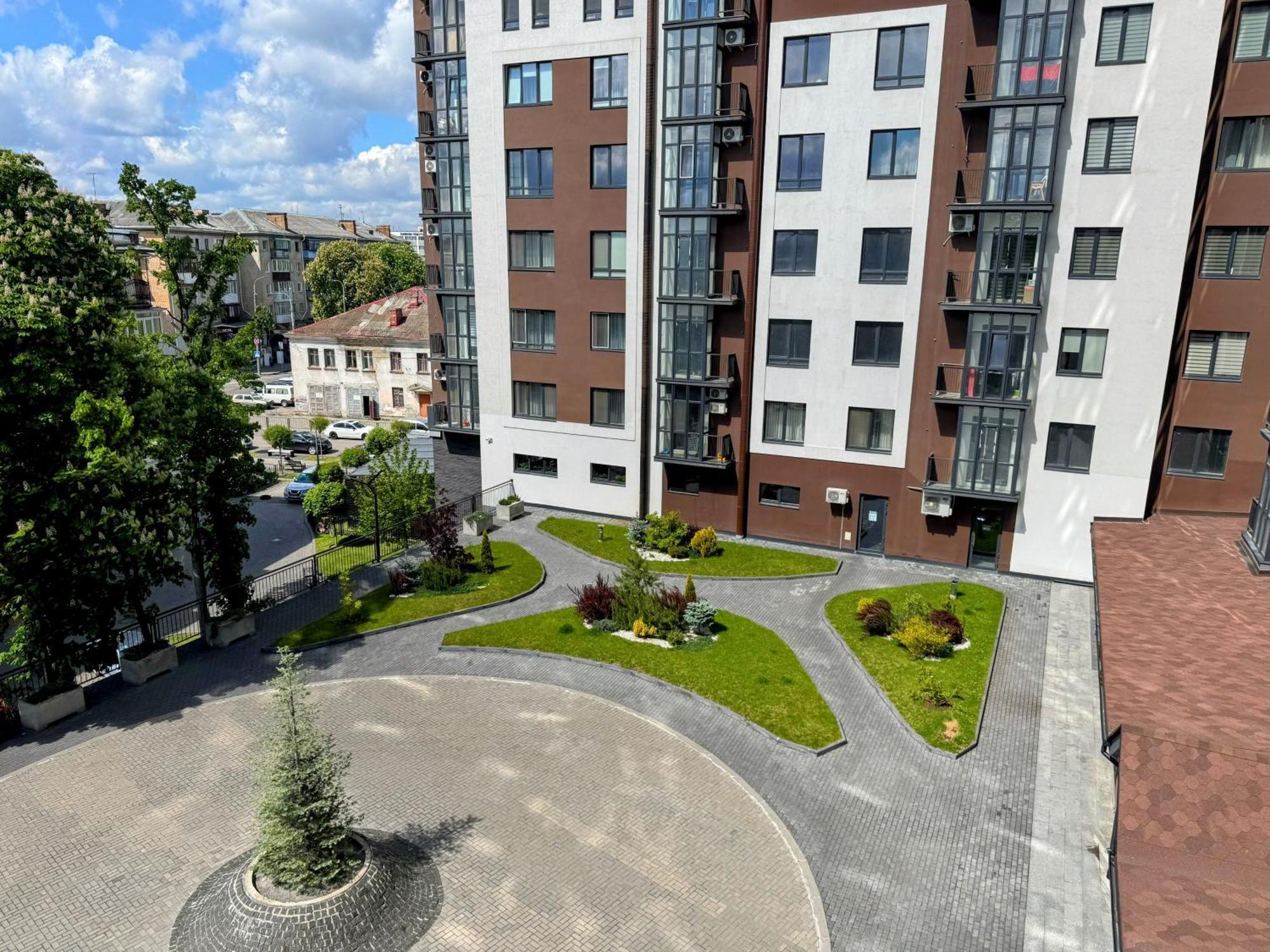 Lux Apartment & Центр,Жк Театральний Ρίβνε Εξωτερικό φωτογραφία